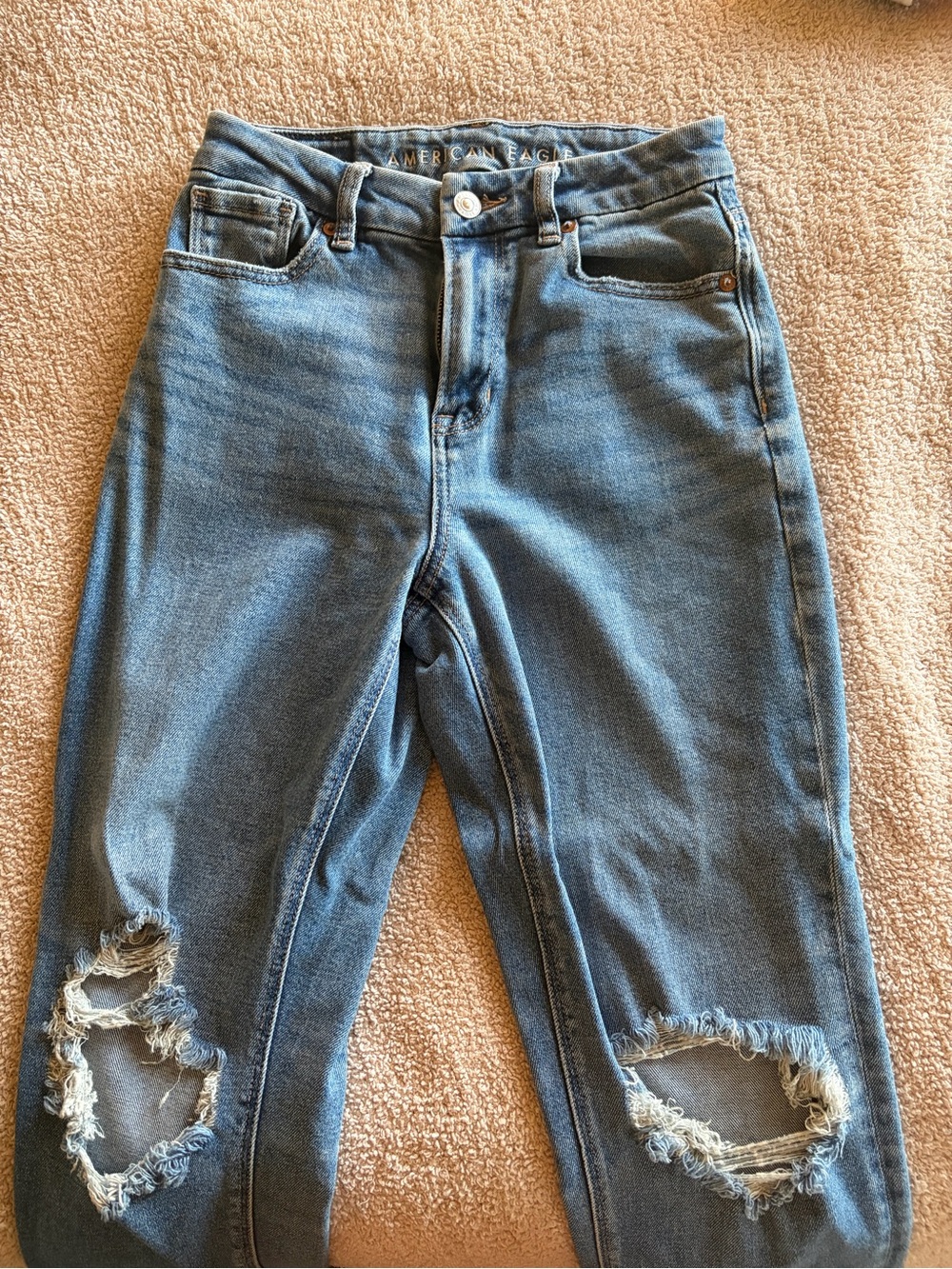 American Eagle Outfitters Women's Light Blue Skinny Jeans with Knee Rips
